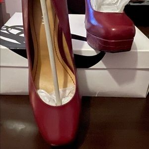 Nine West
Burgundy Heleneo Shiraz Pumps
